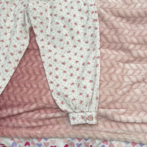 Girls light cord bombacha style pants. Button close and button at ankles. - Picture 2 of 2